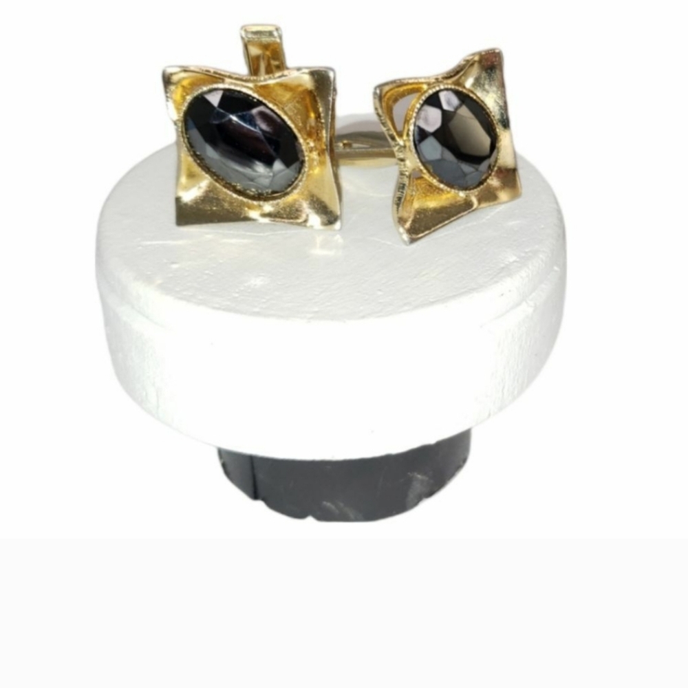 Oval ONYX stoned & gold cufflinks